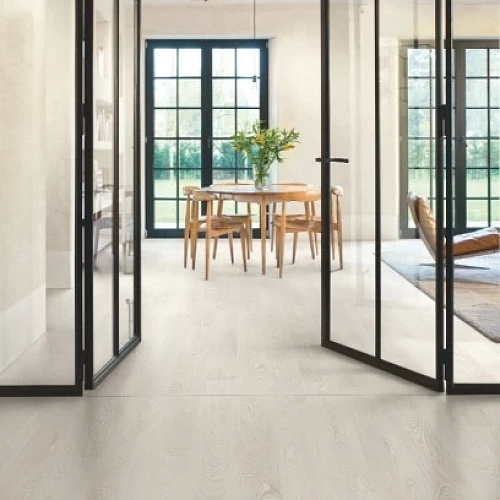 ВЕНГЕ ИНТЕНСИВНЫЙ ЛАМИНАТ  QUICK-STEP  PERSPECTIVE HYDRO ламинат для пола